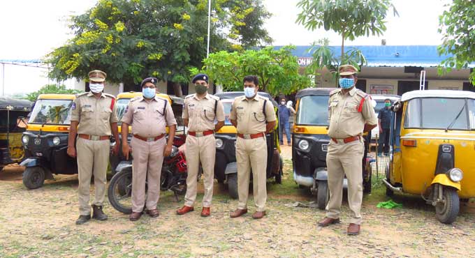 Two members of autorickshaw lifting gang arrested in Adilabad