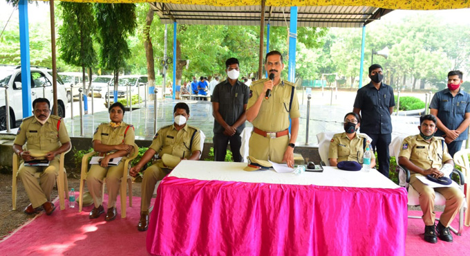 Separate barracks for women cops in every police station in Karimnagar: CP