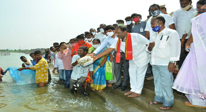 Telangana achieved blue revolution: Koppula