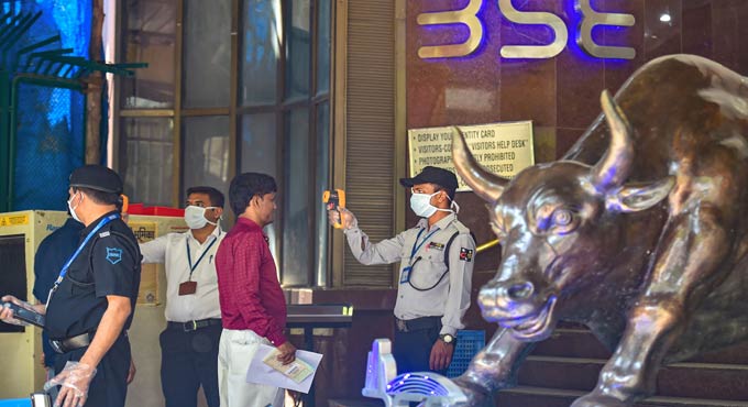 Sensex snaps 10-session rally, crashes 1,066 pts