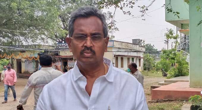 Bribe-free land registration in Telangana stumps AP farmer