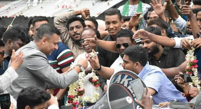 Akbaruddin Owaisi takes out roadshow in Hyderabad’s old city