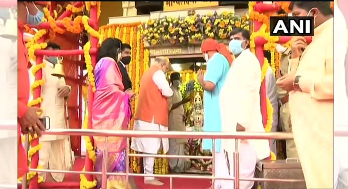Amit Shah visits Hyderabad’s Bhagyalakshmi temple