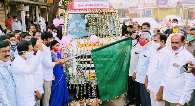 Balka Suman flags off 2nd modern ambulance in Mancherial