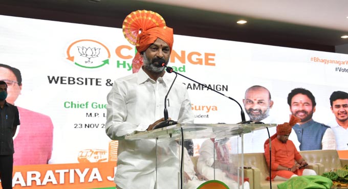 Bandi warns of surgical strike on old city; he’s insane, says KTR