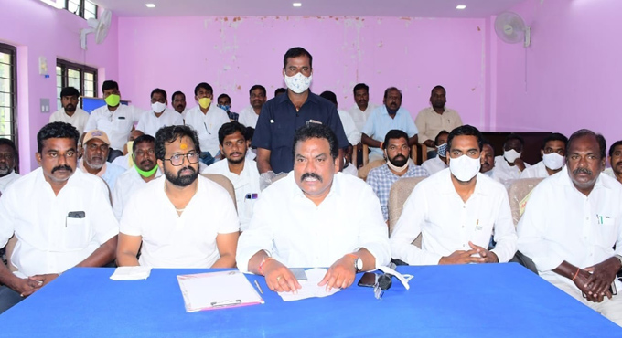 Choppadandi MLA refutes Sanjay’s claims on NH repair works