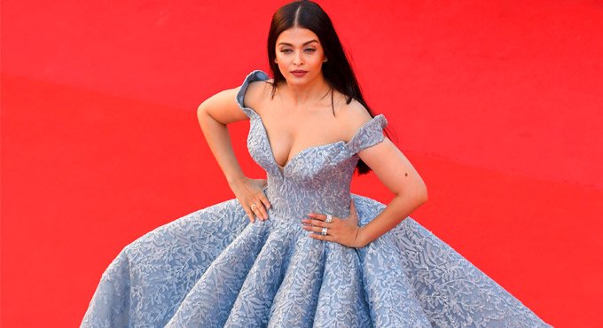 Dazzling blue-eyed beauty Aishwarya Rai Bachchan turns 47