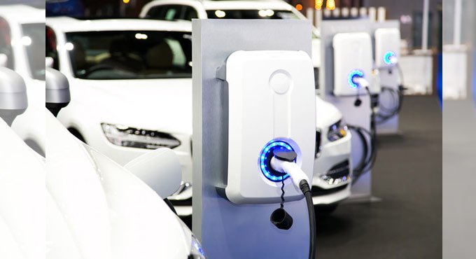 Nitin Gadkari asks automakers to reduce EV cost