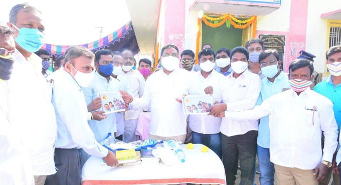 100 Smiles Foundation