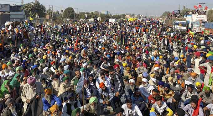 Farmers’ march: Protesters stay put at borders, to decide on future course of action