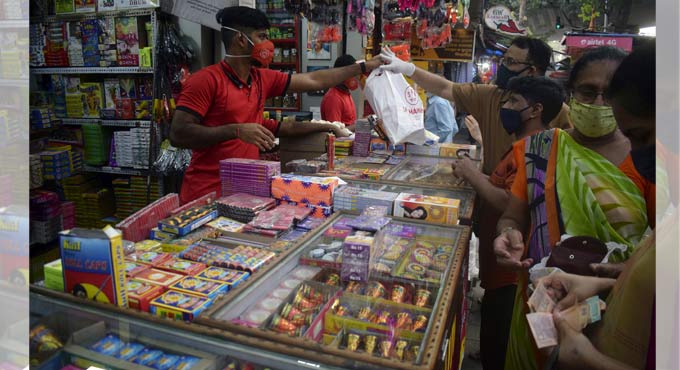 Andhra Pradesh allows green crackers for 2 hours on Diwali