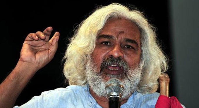 Gaddar backs KCR to change national politics