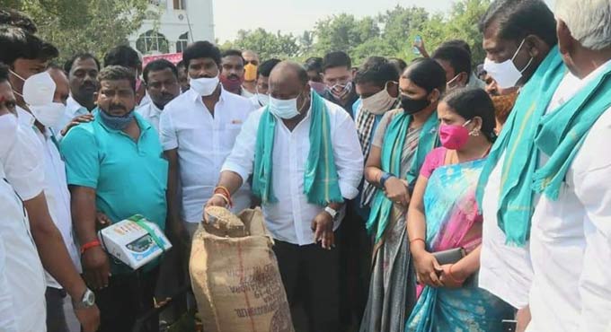 FCI should relax norms to help flood-hit farmers: Gangula  