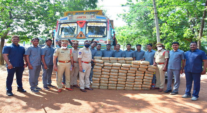 Inter-State ganja racket busted, four arrested in Warangal
