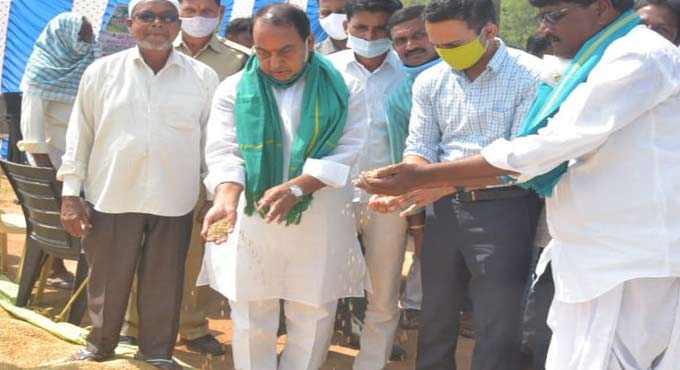 Utilise procurement centres: Indrakaran Reddy tells farmers