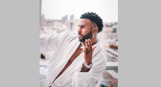 Jason Derulo feels happy to share his wealth