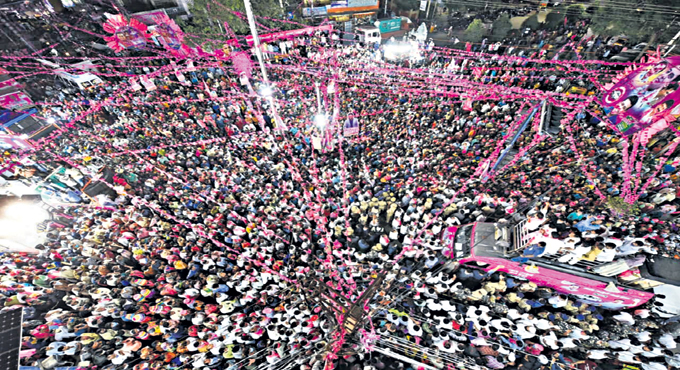 ‘Welcome, but not with empty hands’