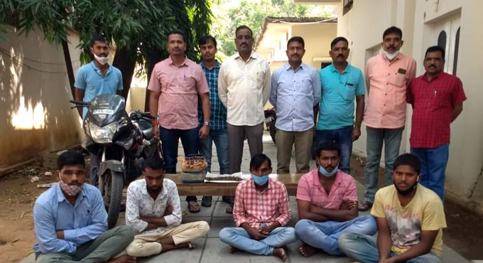 Ganja peddling gang busted in Karimnagar 