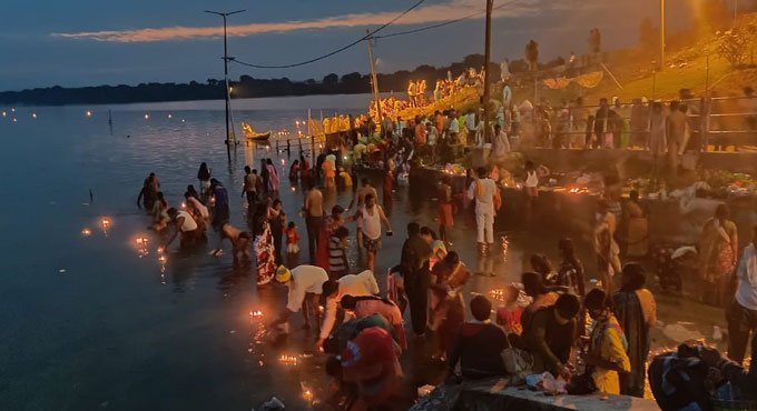 Nalgonda: Devotees throng temples on Karthika pournami