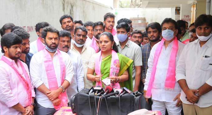 Kavitha slams BJP, dares them to confer Bharat Ratna to PV, NTR