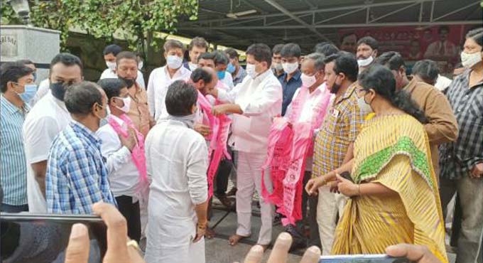 Govt’s welfare schemes will ensure TRS victory: MLA Madhavaram