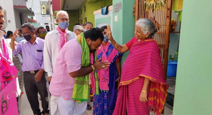 GHMC polls: Will develop Malkajgiri on all fronts, says TRS candidate