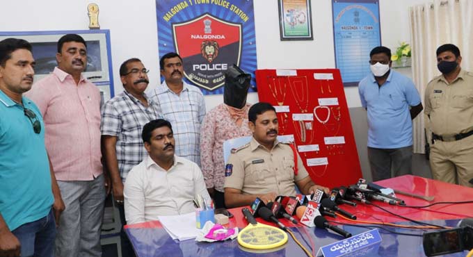 Thief arrested, ornaments worth Rs 17 lakh recovered in Nalgonda