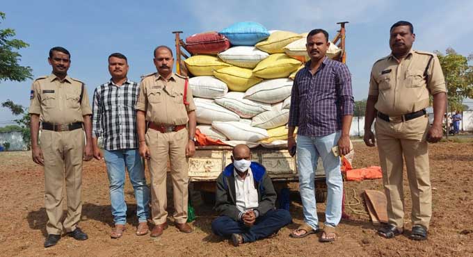 Siddipet: 38 qunitals of PDS rice seized in Bejjanki