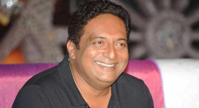 Prakash Raj urges public to vote for TRS
