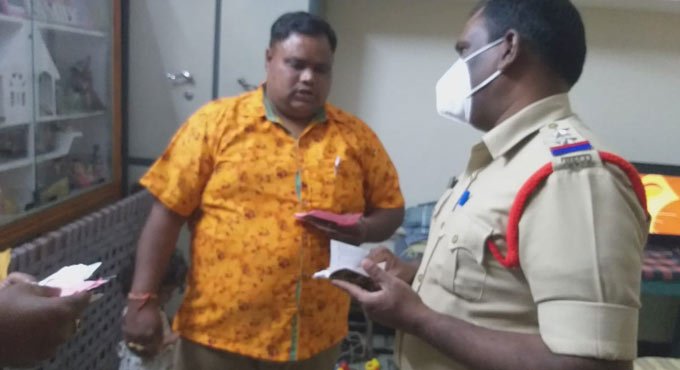 Illegal finance companies raided in Peddapalli, Rs 12 lakh cash seized