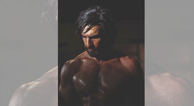 Ranveer Singh flaunts chiselled physique in latest Instagram post