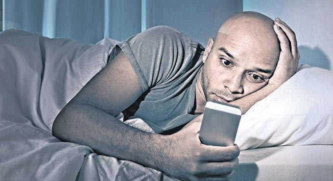 Study reveals less screen time, more sleep critical for preventing depression