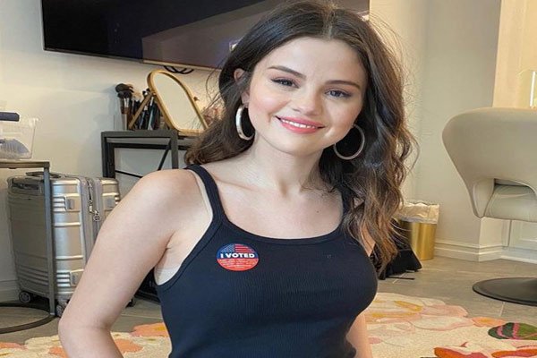 Selena Gomez to play mountaineer Silvia Vasquez-Lavado