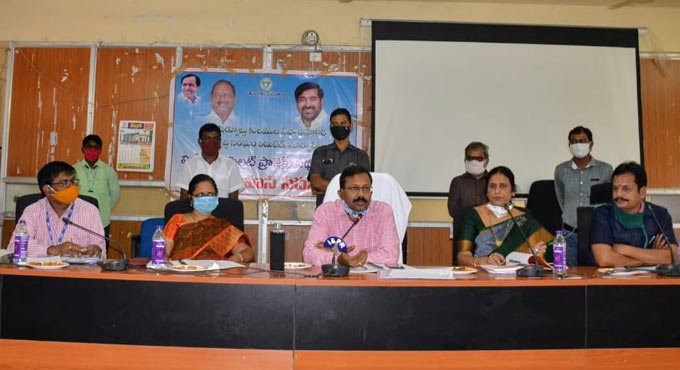 Sanction loans to dairy farmers: Suryapet Collector to officials