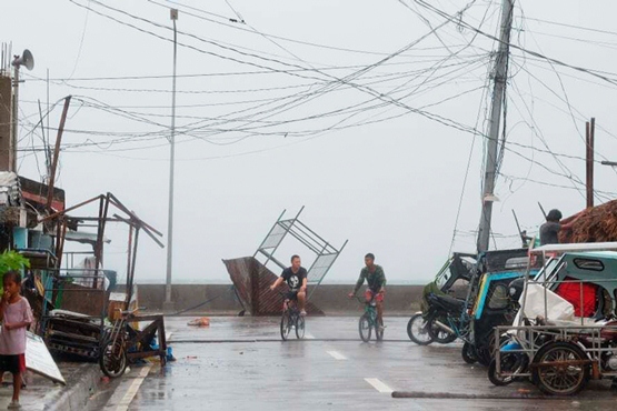 Super typhoon slams into Philippines, 1 million evacuated