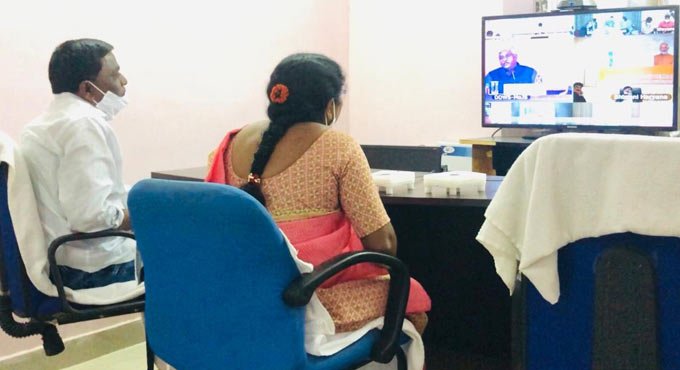 Union Minister all praise for Mukhra (K) village