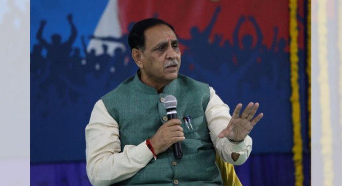 Gujarat CM lauds Ahmed Patel’s role in strengthening Congress