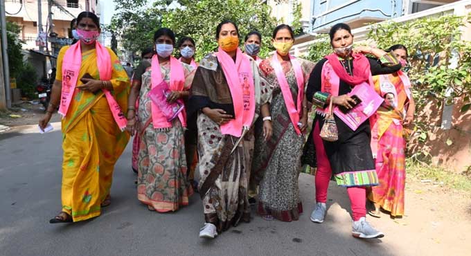 GHMC polls: Don’t fall prey to election gimmicks, says RK Puram TRS candidate