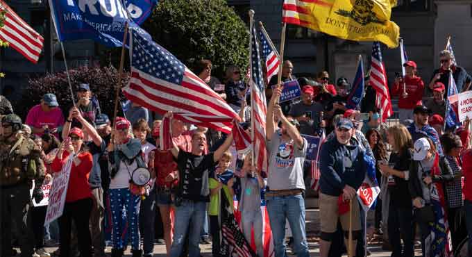 Violence erupts in Washington as protesters clash with Trump supporters