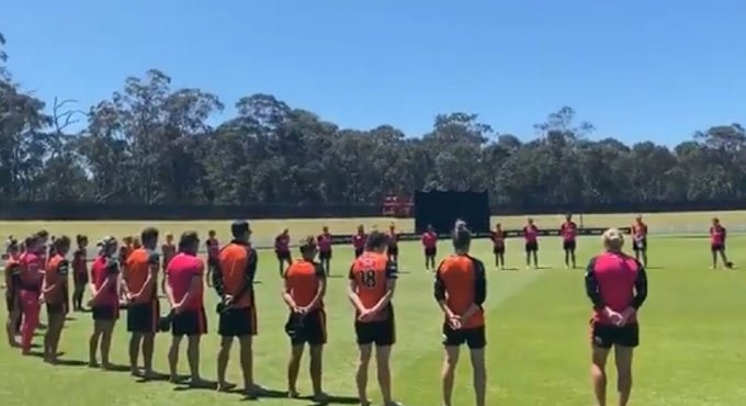 Australia cricketers to make barefoot anti-racism gesture