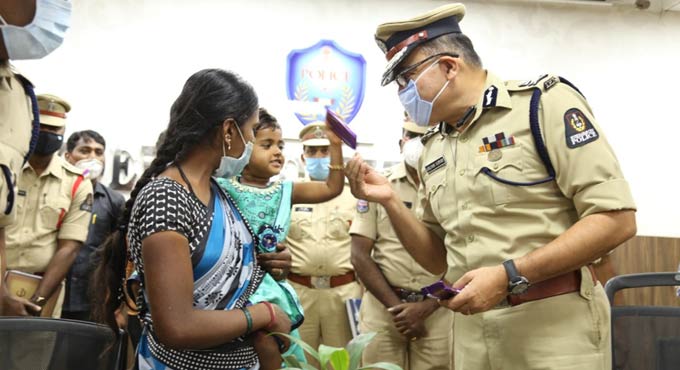 Hyderabad: Three-year-old girl kidnapped from MGBS, rescued