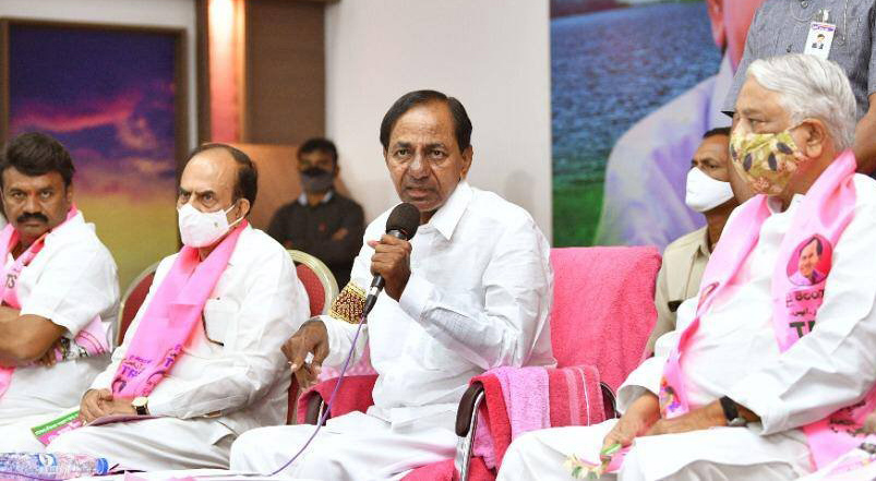 KCR vows to restart distribution of Rs 10,000 for flood relief after GHMC polls