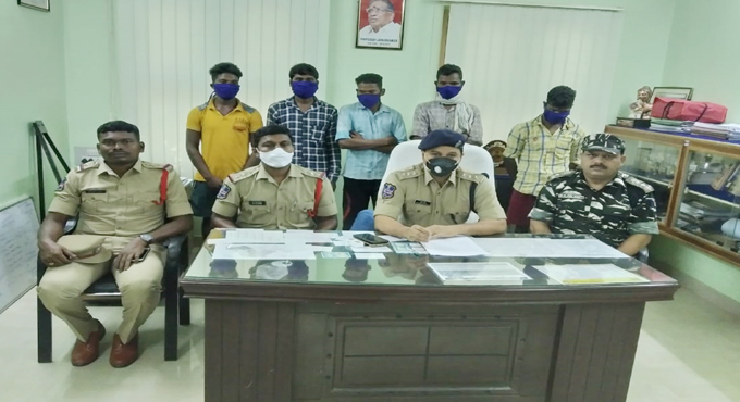 Five Maoist militia members arrested at Cherla