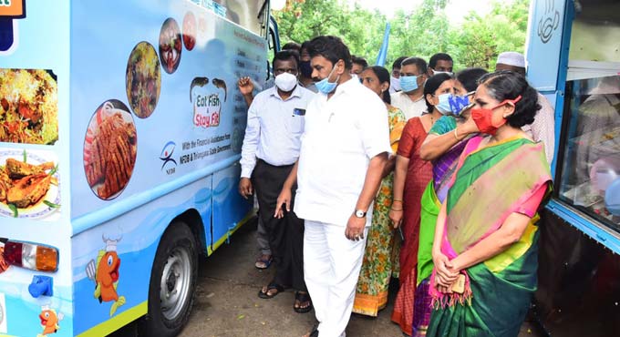 150 mobile fish outlets coming up in Hyderabad