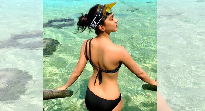 Actor Kiara Advani eyes 2021 from Maldives beaches