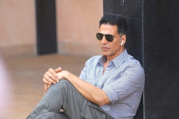 Akshay Kumar meets Yogi Adityanath in Mumbai