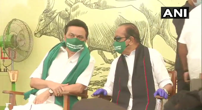 DMK, allies observe one-day fast in support of farmers