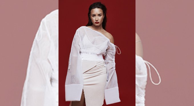 Demi Lovato celebrates her stretch marks