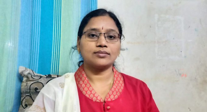 Innovative Student Project Award to Dr. Jhansi Jadav of UoH