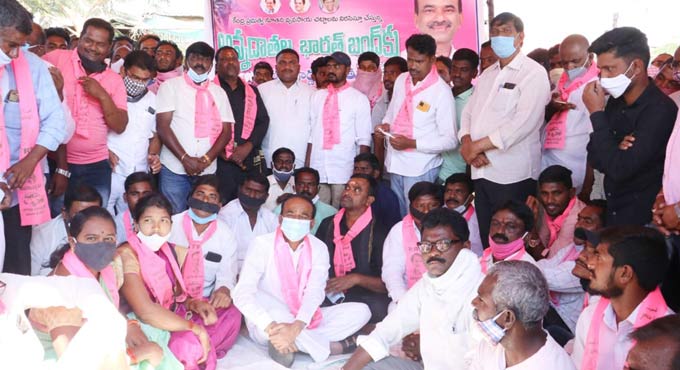 Don’t play with people’s lives: Eatala to Centre